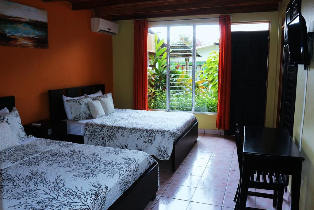 Hotel Las Flores Fortuna La Fortuna Екстериор снимка
