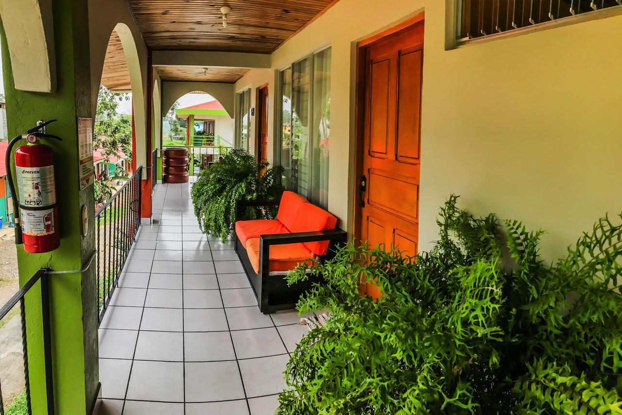 Hotel Las Flores Fortuna La Fortuna Екстериор снимка